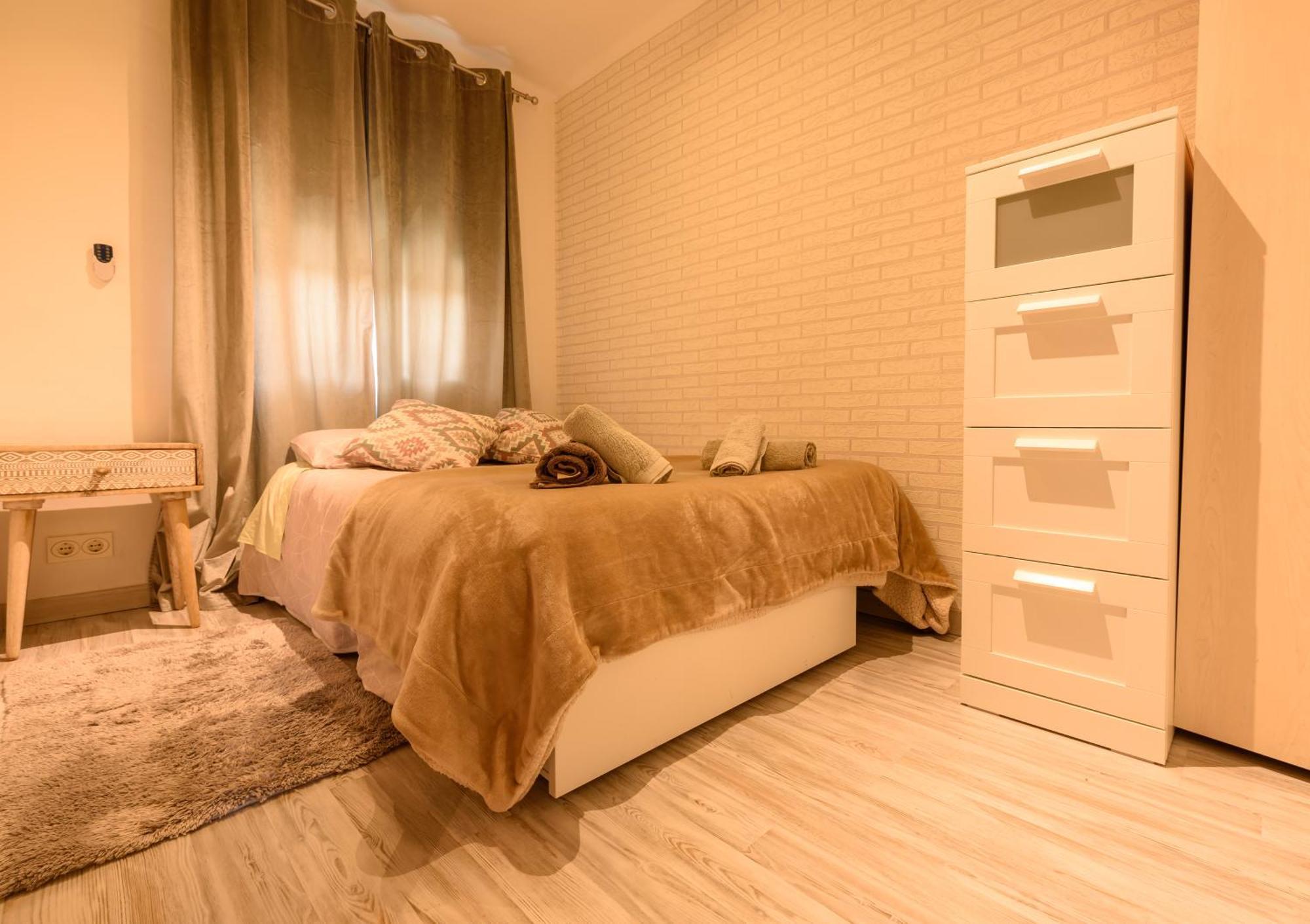 Apartamento Reisol Кастелдефелс Екстериор снимка